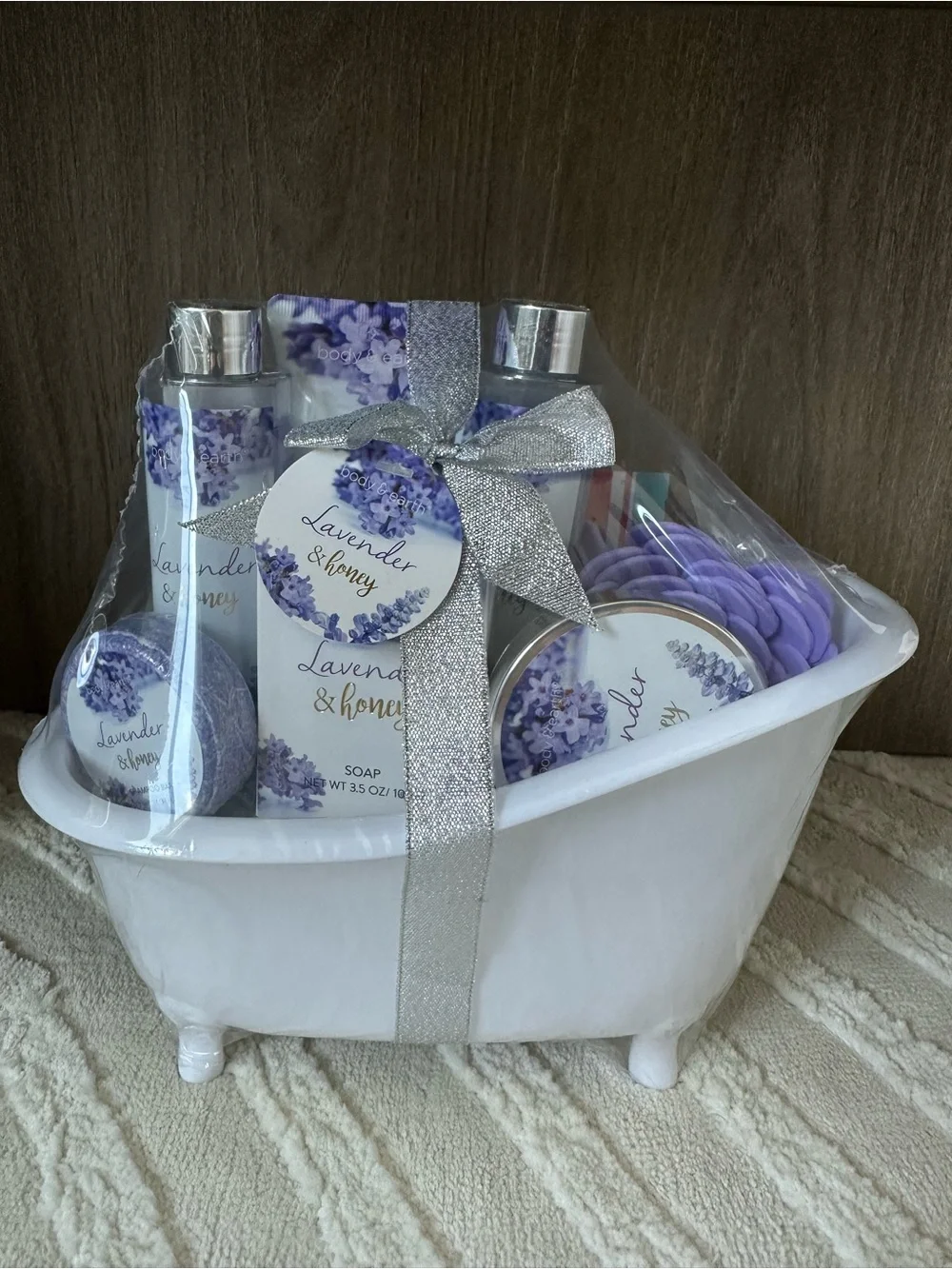 Body & Earth | 8-Piece Bath Gift Set | Lavender